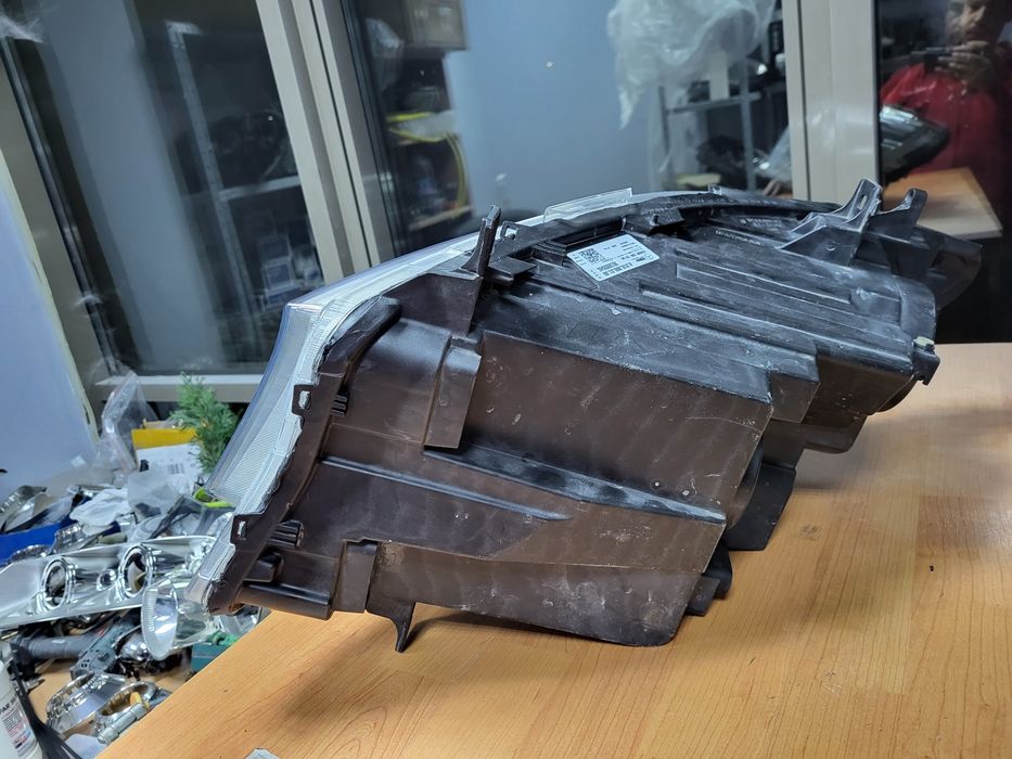 Десен фар Фарове Mercedes Sprinter W910 desen far farove Мерцедес 910