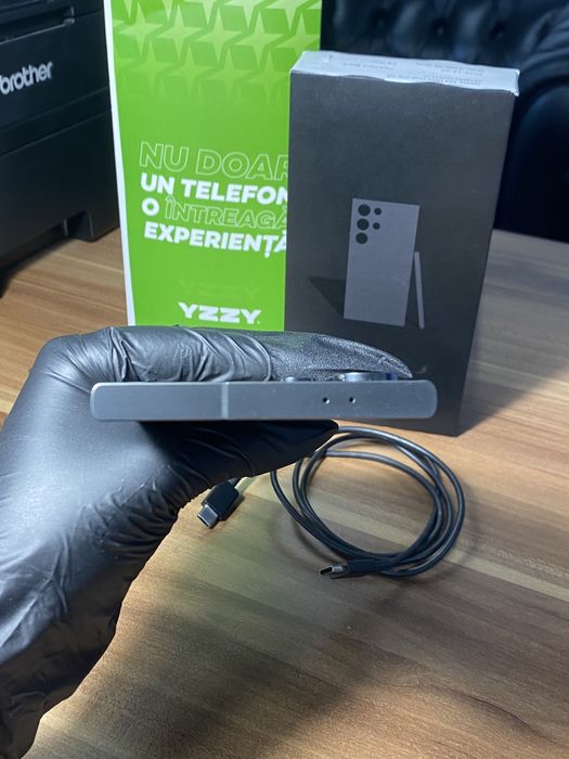 Samsung Galaxy s24 ultra • 256 GB • Titanium Black