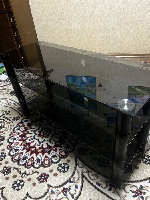 Тумбочка стеклянная