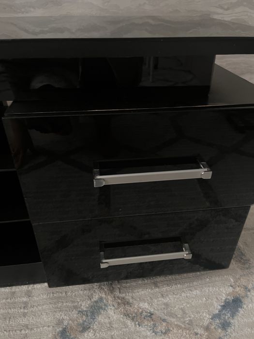 Подставка под телевизор