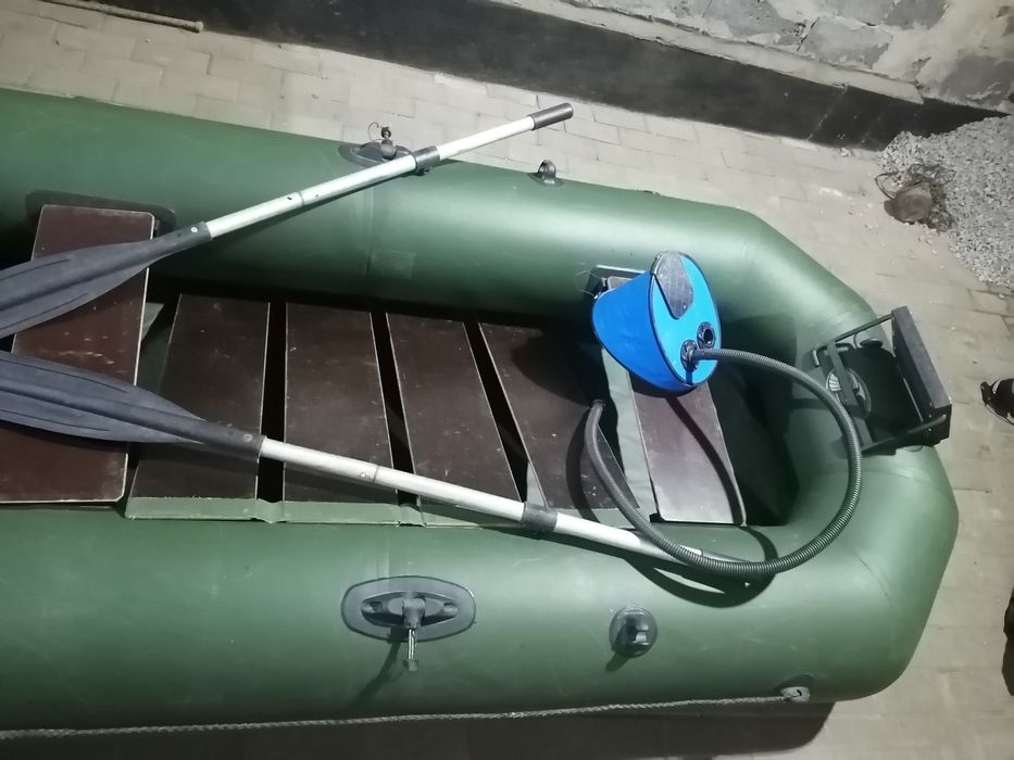 Продам лодку Аргонавт 260