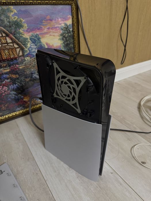 Продаю PS5 Slim с дисководом и 3 джостиками