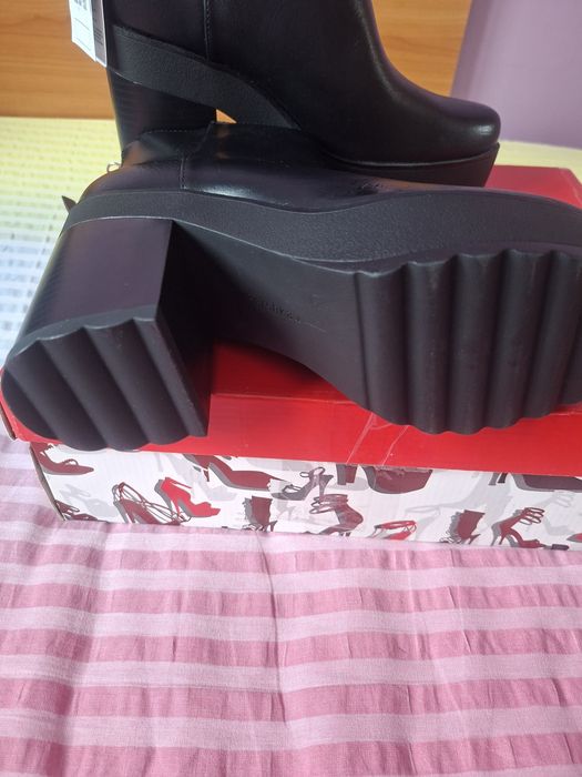 Vând Ghete Damă Bershka Piele Naturala Mărimea 38 Noi