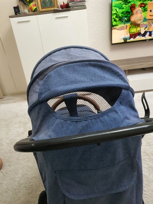 Детская прогулочная коляска