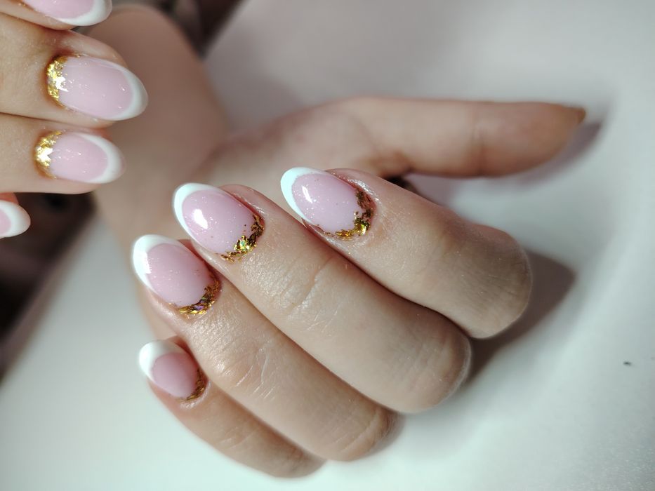 Маникюр на дому.