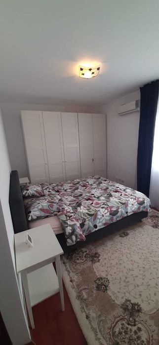 Inchiriez apartament 3 camere + loc de parcare  in cartierul Brancusi.