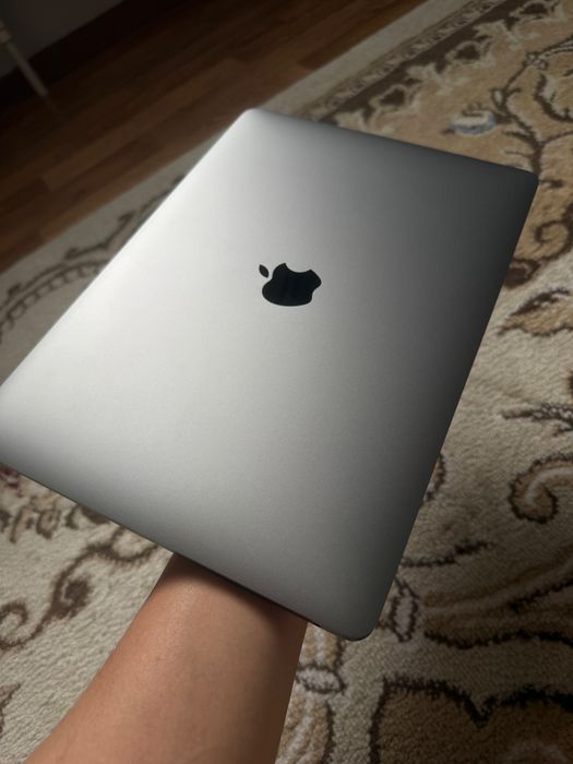 MACBOOK air 2020 на запчасть