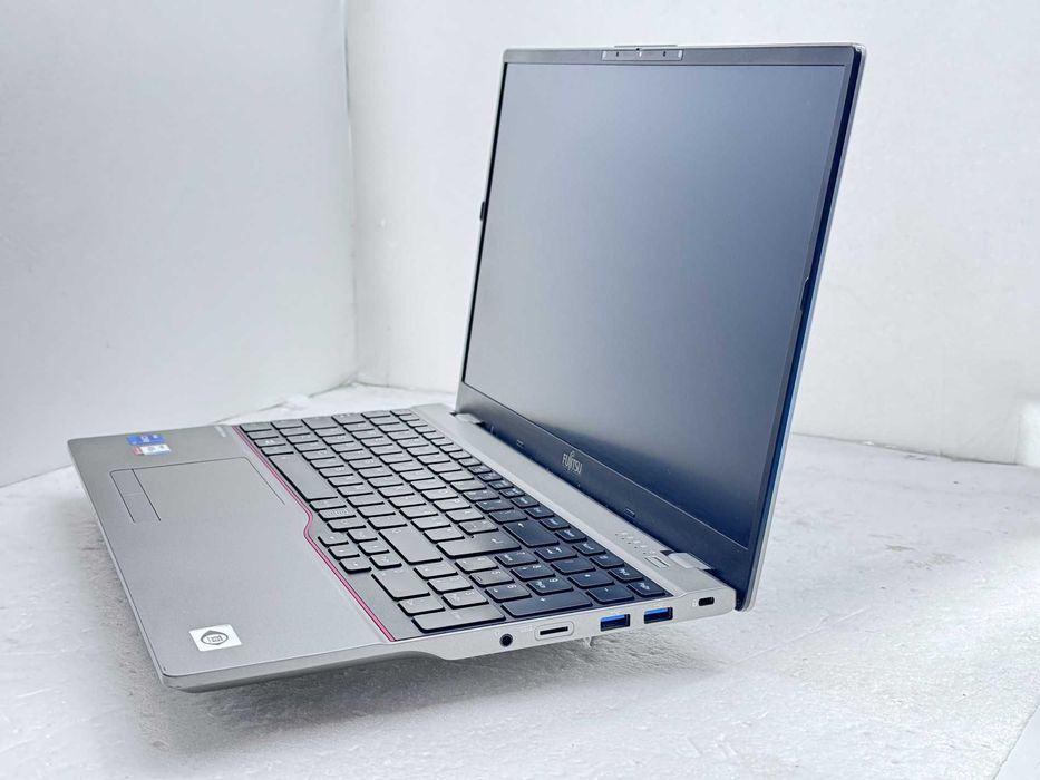 Реновиран лаптоп Fujitsu LIFEBOOK U7511 15.6" IPS i7-1165G7 32GB DDR4 510GB NVMe/ клас А/ 12м гаранция