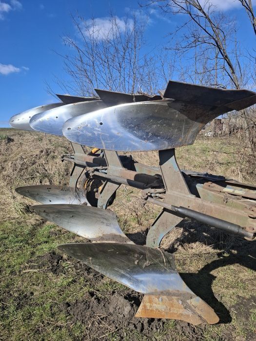 Vând plug reversibil 3 brazde