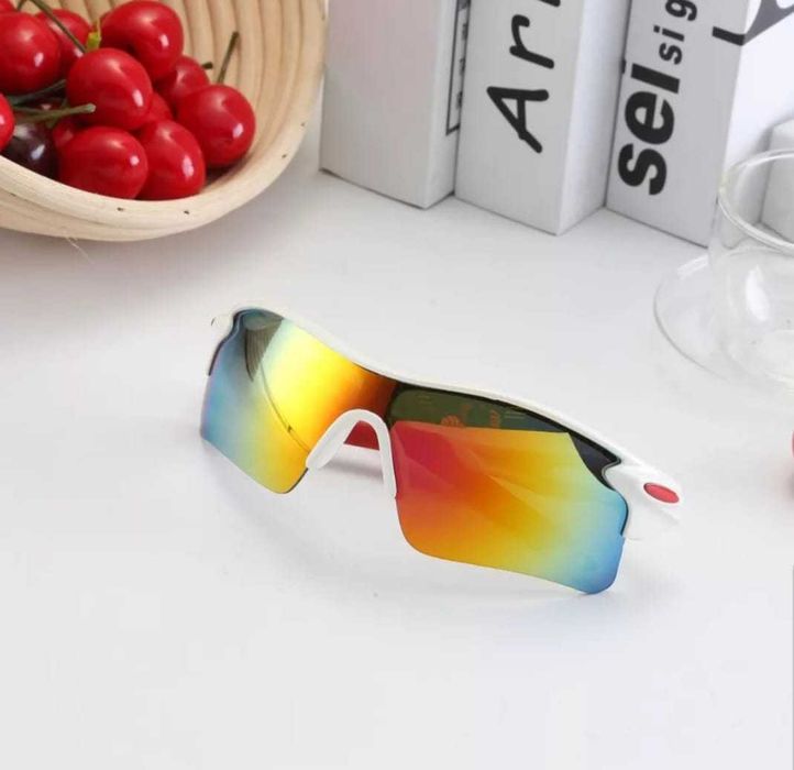 Спортивные солнцезащитные очки