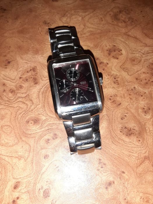 Продам новые часы