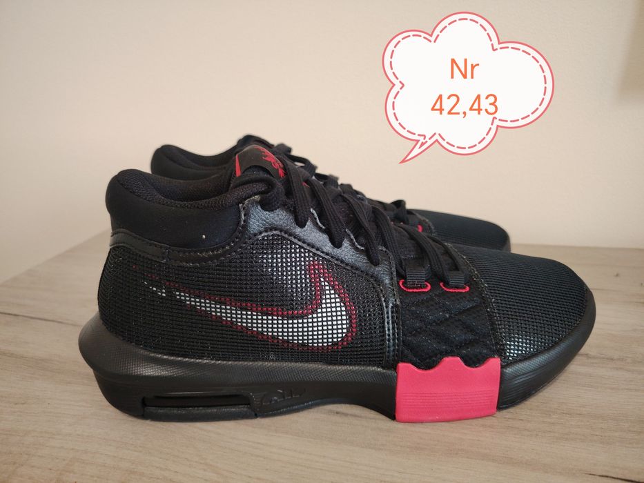 Nike LeBron witness 8 diferite modele și nr