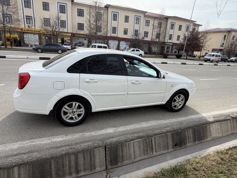 Lasetti 2010 2-pozitsiya