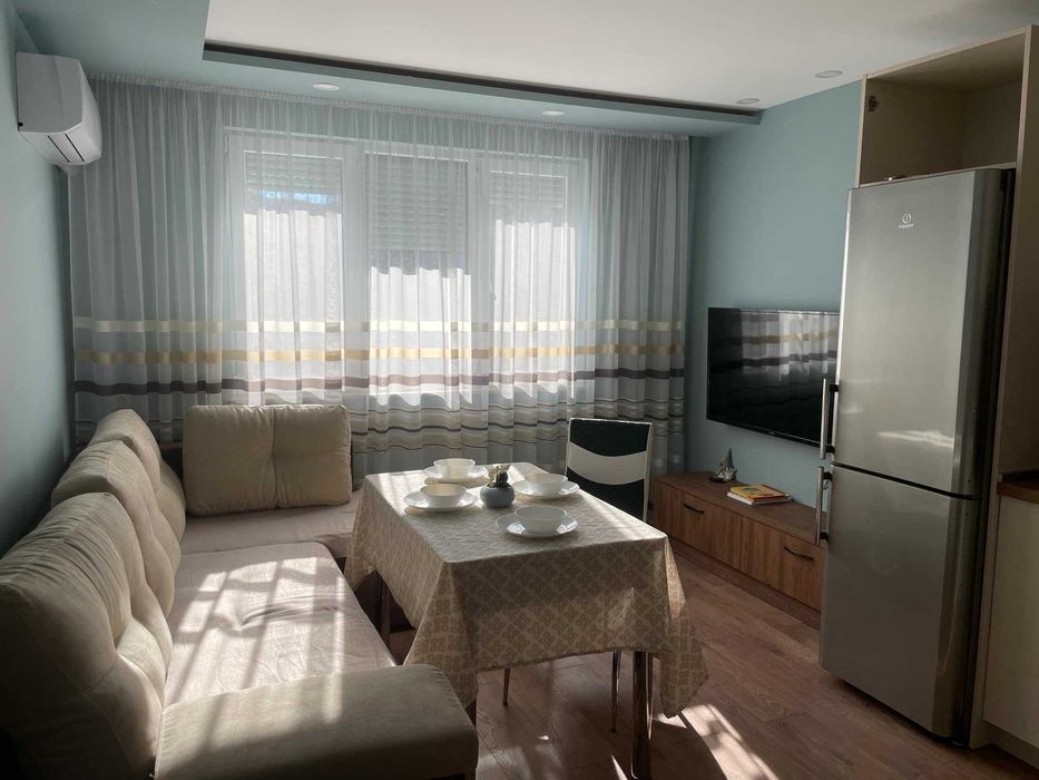 Дава се под наем Тристаен апартамент в Стара Загора, Център - 60 кв.м за 423.3 € - Снимка #2