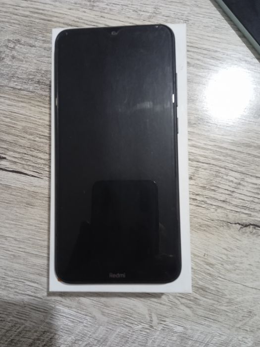 Продается телефон REDMI 8A