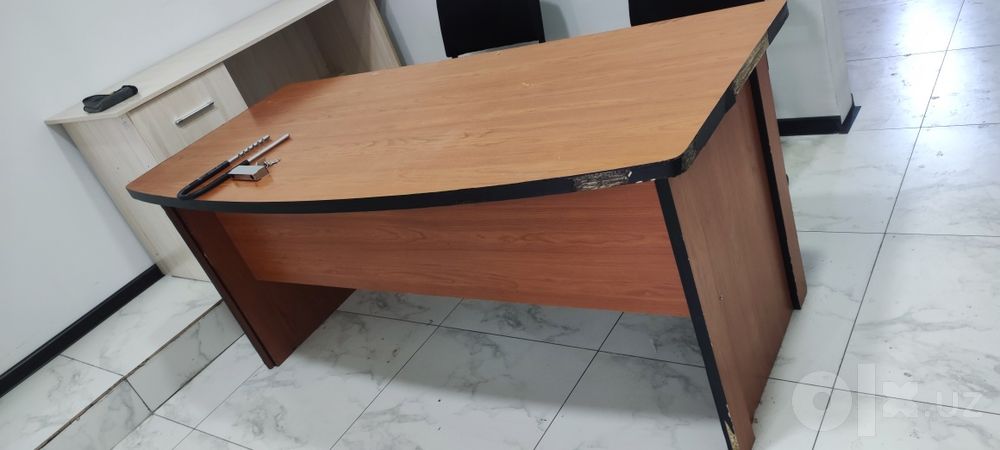 СРОЧНО ПРОДАМ Офисный стол  25000
