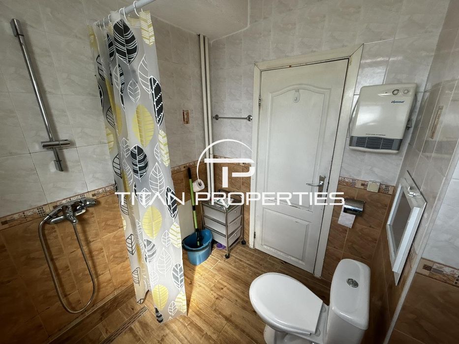 Дава се под наем Тристаен апартамент в Бургас, Лазур - 120 кв.м за 612 € - Снимка #12