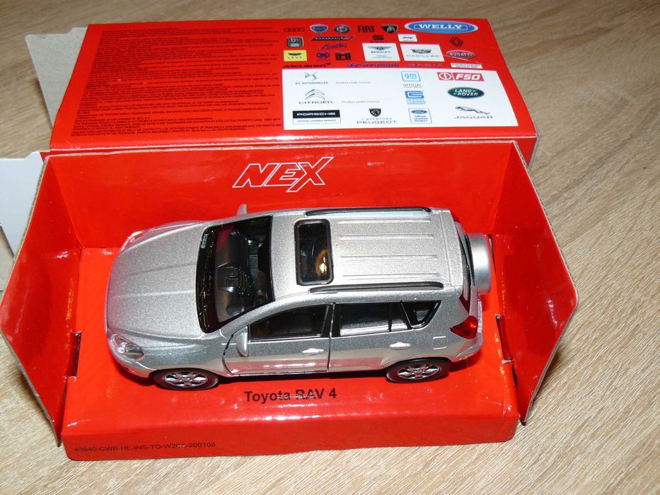 Macheta Auto De Colectie TOYOTA RAV4 MK3 Scara 1:34,Noua WELLY NEX