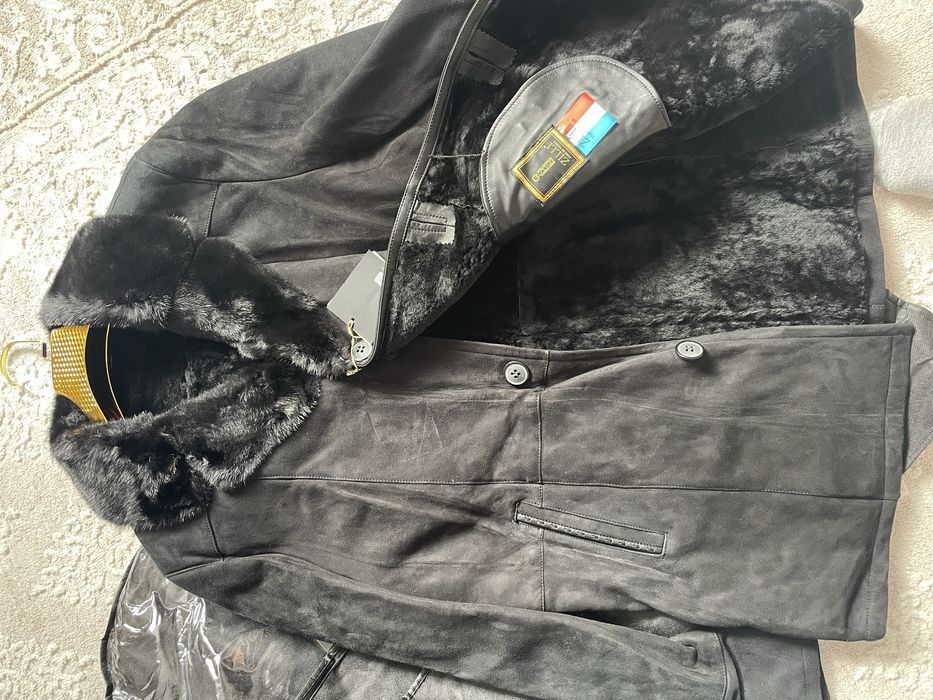 Продам верхнюю одежду