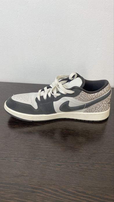 Кросовки Air Jordan 1 LOW SE V2