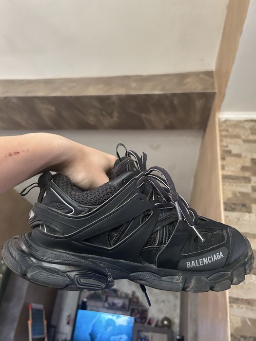 Balenciaga track