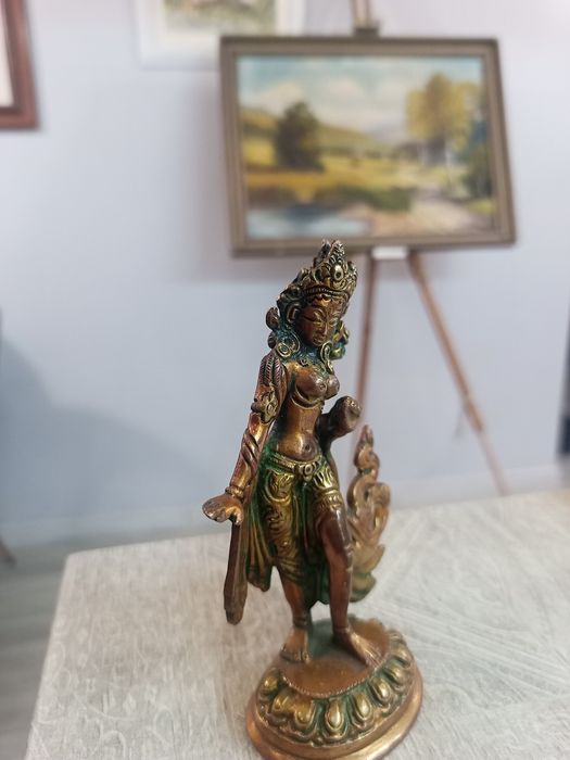 Изящна Бронзова Статуетка 13см – Небесна Танцьорка (Тара) | Масивен Ме