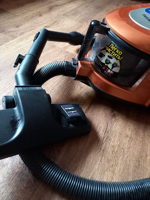 Пылесос бытовой 1600W