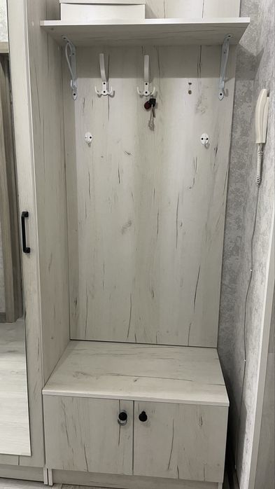Шкаф для прихожей б/у