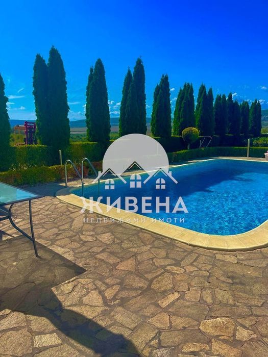 Продава се Къща в с. Оброчище, Област Добрич - 250 кв.м за 1400 €/кв.м - Снимка #1