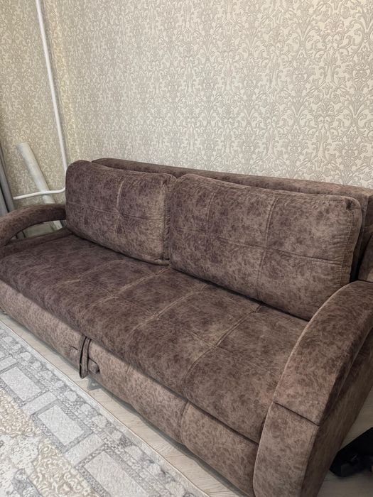 Диван 1,80  сост как новый