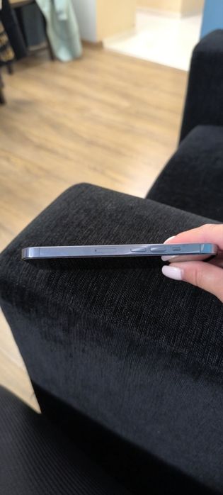 Продавам като нов, Iphone 13 pro