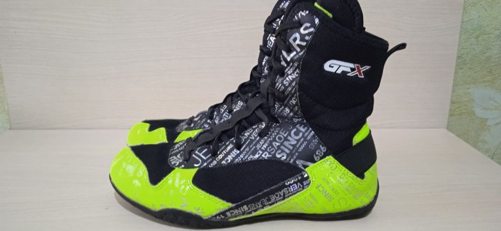 Продам боксерки  .