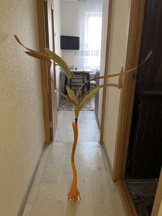 Ваза напольная с камышом