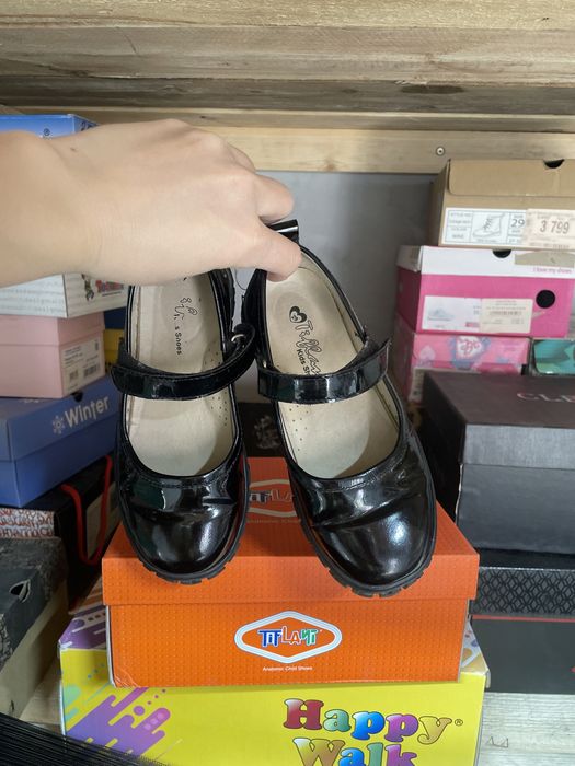 Школьные туфли Tiflani