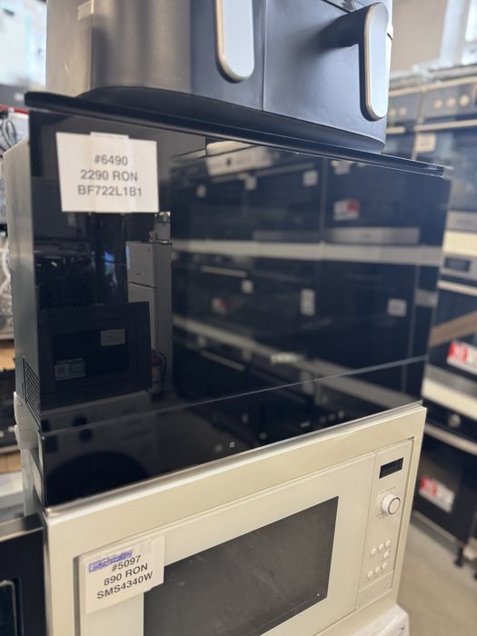 Cuptor cu microunde încorporabi Siemens BF722L1B1