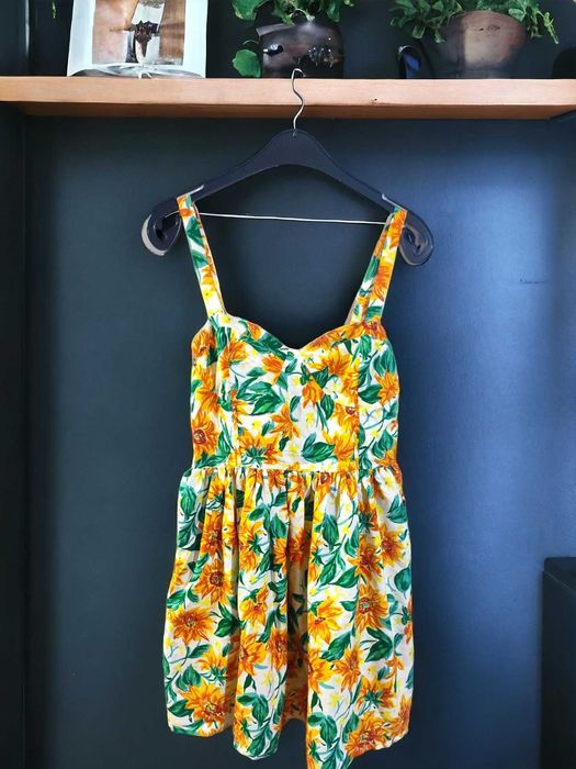 Дамска рокля на цветя