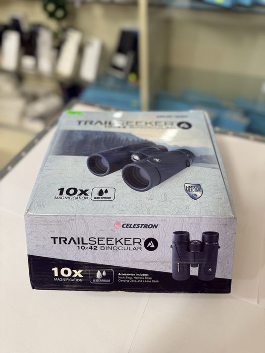 Binoclu Trailseeker Celestron 10x42 Binocular - Waterproof -