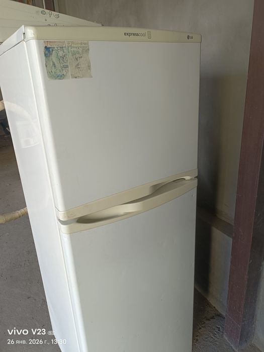 Бу холодильник отличный