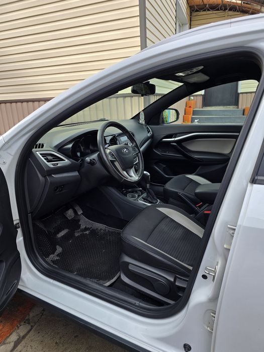 Продам lada vesta sw cross