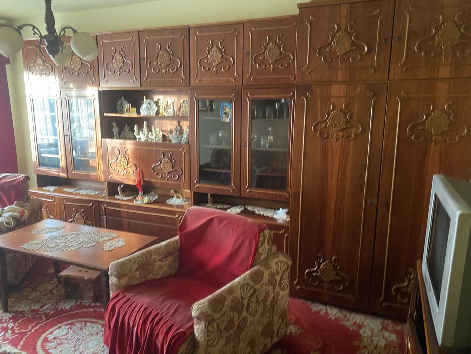 Vand  mobilier dormitor si sufragerie