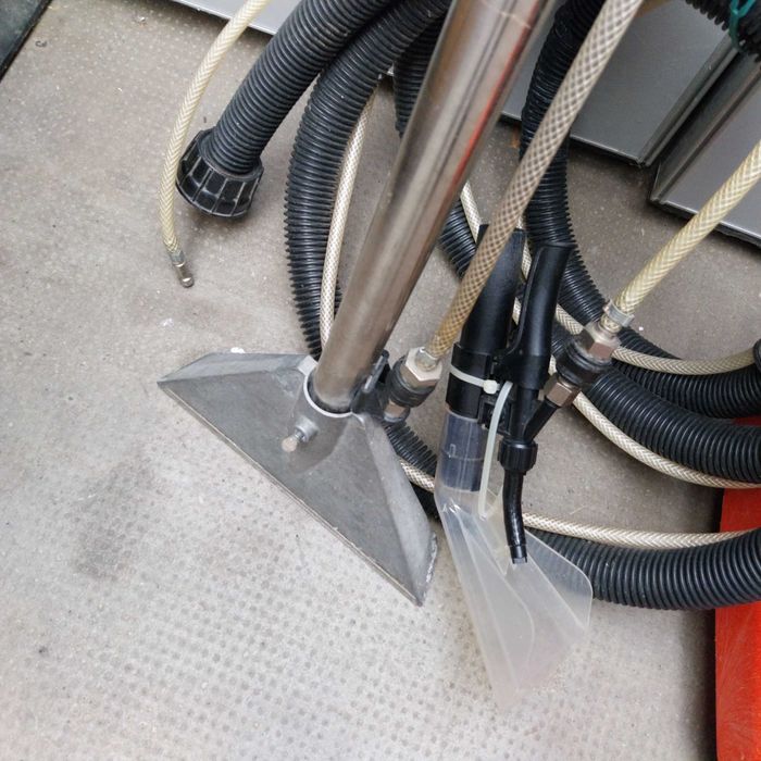 НАЙ ДОБРАТА ОФЕРТА Перяща прахосмукачка екстрактор Numatic Charly