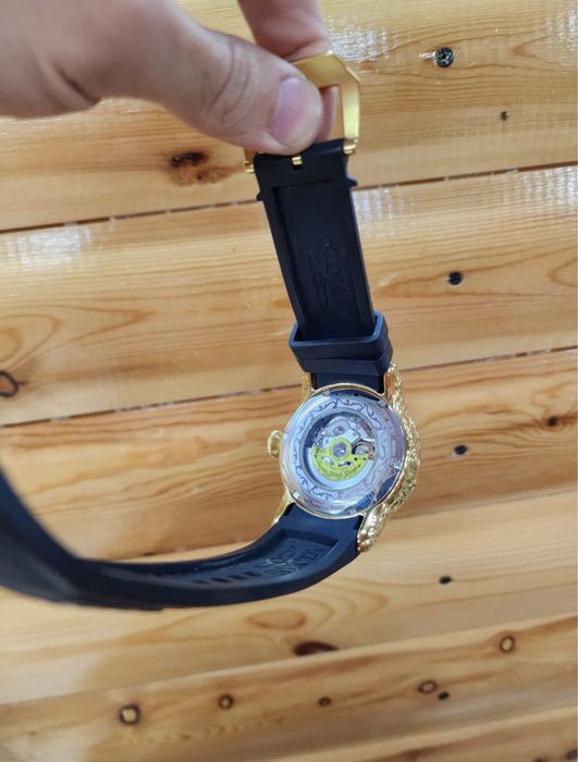 Продам часы Invicta