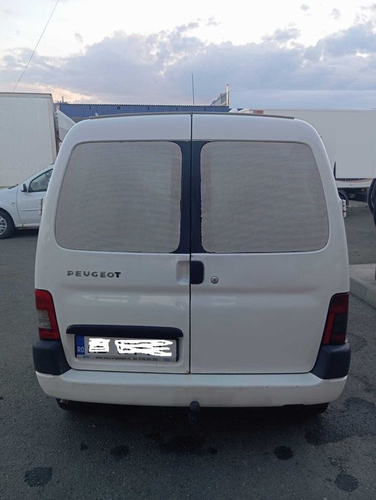 Vând Peugeot Partner 1,9 Diesel, an 2004, preț 6000 lei, ușor neg.