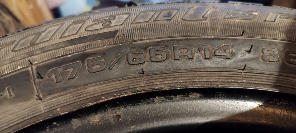 2 колеса в сборе, диски с резиной 14 радиус.