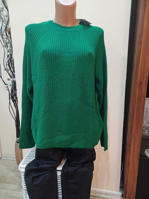 нов зелен пуловер на LC Waikiki р-р ХЛ