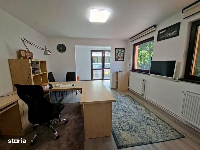 Proprietate cu 3 camere in centrul orasului pentru birouri sau locuit