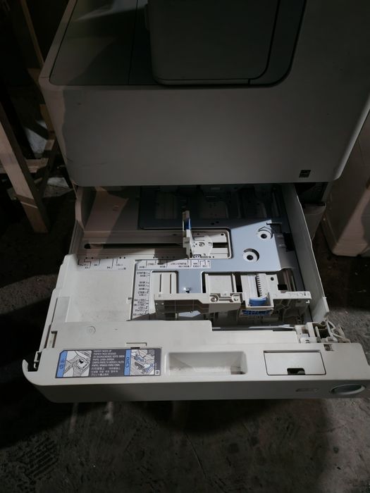 Vând copiator - scanner - multifuncțional Canon