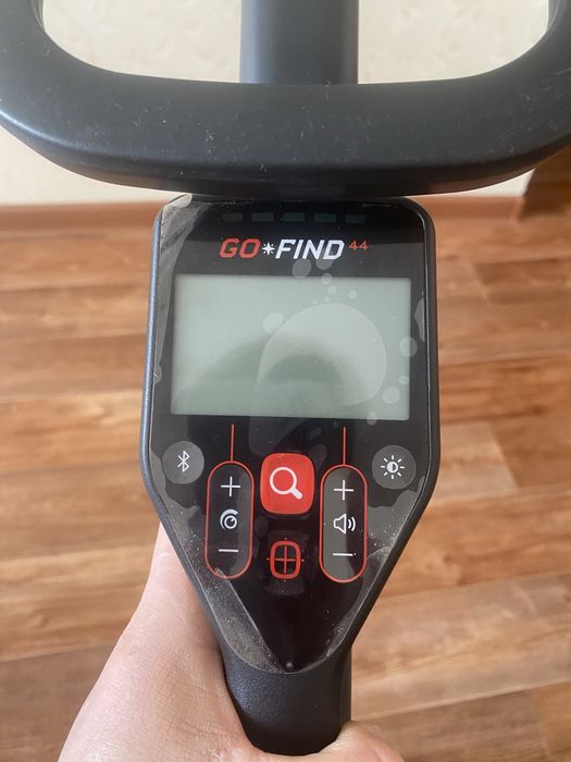 Продаю металлоискатель