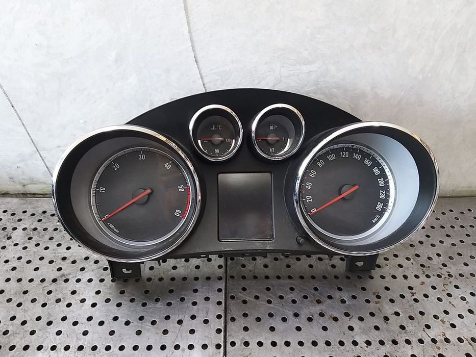 Ceasuri bord diesel opel insignia a 2009 13327313