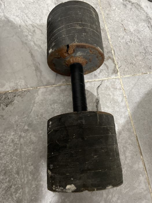 Продам гантелю 15-16 кг